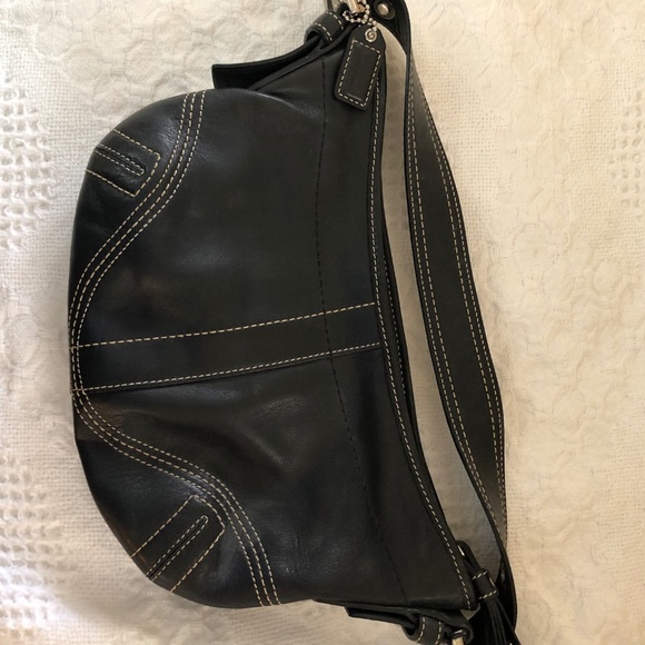 Authentic Coach small bag with serial number inside the bag . - Picture 1 of 9